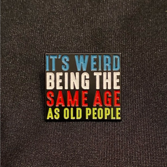 Enamel Pin or Magnet Comments on the Surprise in the Mirror | 3FER - Picture 1 of 2